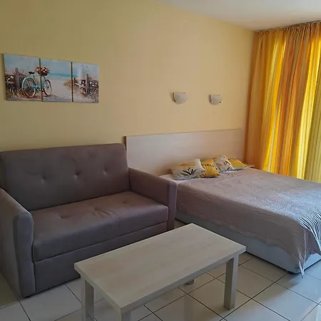 Daisy Harmony Hills *